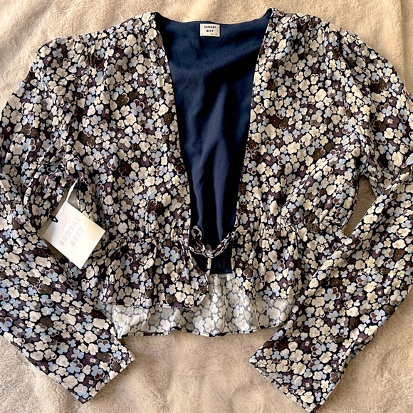 NWT Aritzia Sunday Best New Cropped Tie Front Blouse Top Size S - Picture 1 of 14